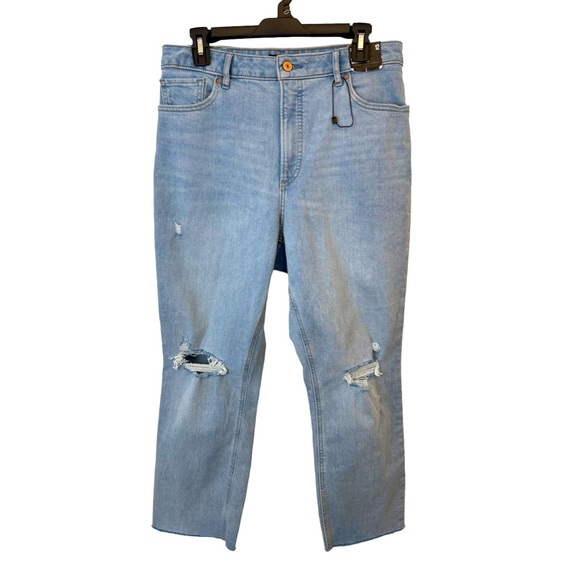 NWT Mom Jeans Curvy Supper Hi Rise Distressed Raw Hem Light washed  Size12 - Picture 4 of 16